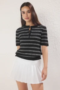 TRENDYOLMİLLA Black Short Sleeve Striped  Knitwear Blouse - Image 2