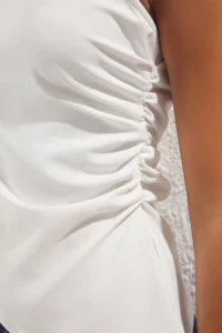 TRENDYOLMİLLA White Drapeli Asymmetric Kesim Fitted Weaving Blouse - Image 3