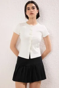 TRENDYOLMİLLA Ecru buttoned Body-fitting Crew Neck Short Sleeve Ribbed Flexible Knitting Blouse - Image 2