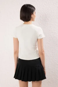 TRENDYOLMİLLA Ecru buttoned Body-fitting Crew Neck Short Sleeve Ribbed Flexible Knitting Blouse - Image 4