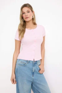 TRENDYOLMİLLA Pink buttoned Fitted Crew Neck Short Sleeve Ribbed Flexible Knitting Blouse
