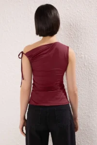 TRENDYOLMİLLA Burgundy Fitted Binding and Gathering Detailed Sleeveless Flexible Knitting Blouse - Image 4