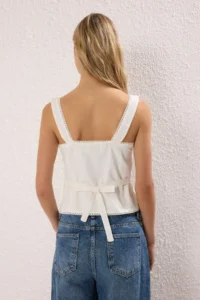 TRENDYOLMİLLA Ecru Fitted Arkadan tied up Sleeveless Weaving Blouse - Image 4