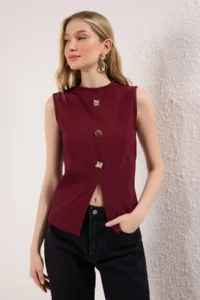TRENDYOLMİLLA Burgundy  Aksesuar buttoned Crew Neck Regular Size Vest Knitting Blouse - Image 2