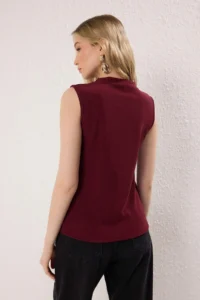 TRENDYOLMİLLA Burgundy  Aksesuar buttoned Crew Neck Regular Size Vest Knitting Blouse - Image 4
