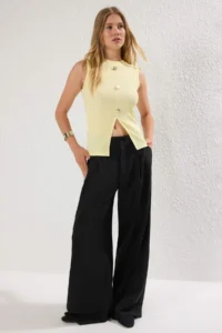 TRENDYOLMİLLA Yellow Aksesuar buttoned Crew Neck Regular Size Vest Knitting Blouse - Image 2