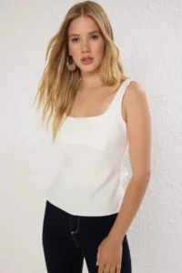TRENDYOLMİLLA White Back Bow Detailed Fitted Sleeveless Weaving Blouse - Image 3
