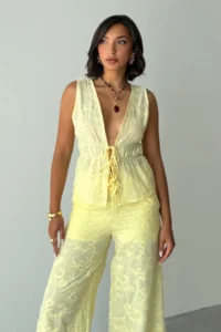 TRENDYOLMİLLA Yellow  Weaving Blouse