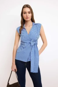 TRENDYOLMİLLA Mavi Striped Double breasted Binding Detailed Weaving Blouse - Image 2