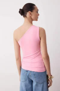 TRENDYOLMİLLA Pink Seashell Accessory Detailed Asymmetric Single Arm Flexible Knitting Blouse - Image 4