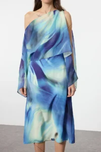 TRENDYOLMİLLA Mavi Abstract Patterned Plain Cut Cape Detailed Maxi Lined Siphon Weaving Dress - Image 3