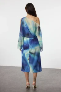 TRENDYOLMİLLA Mavi Abstract Patterned Plain Cut Cape Detailed Maxi Lined Siphon Weaving Dress - Image 5