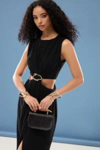 TRENDYOLMİLLA Black A Cut Waist Low-cut and Accessory Detailed Maxi Weaving Crepe her dress - Image 4