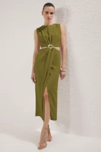 TRENDYOLMİLLA Oil Green A Cut Waist Low-cut and Accessory Detailed Maxi Weaving Crepe Dress - Image 5