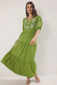 TRENDYOLMİLLA Green Plain Kesim Embroidered Maxi Weaving Dress - Image 2