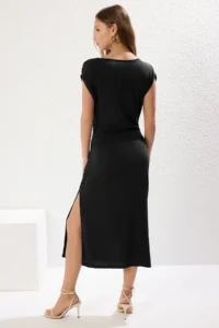 TRENDYOLMİLLA Black Plain Ruffle / Drape Midi Gather Drape Detailed Double breasted Collar Knitting Dress - Image 5