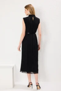 TRENDYOLMİLLA Black Arched Plain Kesim pleated Midi Lined Siphon Weaving Dress - Image 4