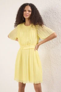 TRENDYOLMİLLA Yellow pleated Lined Siphon Flight Flight Weaving Mini Dress - Image 2