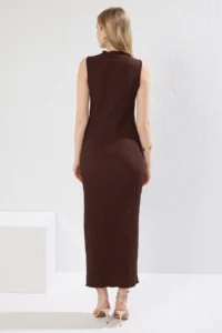TRENDYOLMİLLA Brown textured Material Dog collar Fitted Flexible Maxi Knitting Dress - Image 4