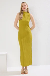 TRENDYOLMİLLA Oil Green textured Material Dog collar Fitted Flexible Maxi Knitting Dress - Image 3