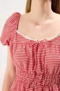 TRENDYOLMİLLA Rejection Gingham A Cut Collar Lace Detailed Midi Weaving Dress - Image 4