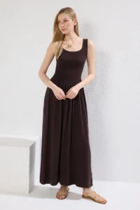 TRENDYOLMİLLA Brown Premium Yarn/Special Yarn Midi Crew Neck Sleeveless Dress - Image 2