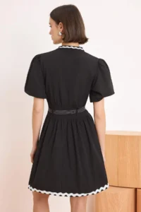 TRENDYOLMİLLA Black Arched and Zippered Plain Mini Weaving Dress - Image 4