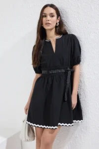 TRENDYOLMİLLA Black Arched and Zippered Plain Mini Weaving Dress - Image 5