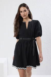 TRENDYOLMİLLA Black Arched and Zippered Plain Mini Weaving Dress - Image 6
