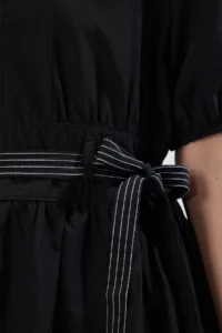 TRENDYOLMİLLA Black Arched and Zippered Plain Mini Weaving Dress - Image 7