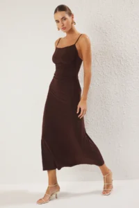 TRENDYOLMİLLA Brown Sleeveless Low-cut back A-line/Life Opening Flexible Maxi Knitting Dress - Image 2