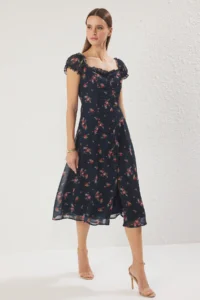 TRENDYOLMİLLA Navy Blue Floral Lined Siphon Flight Flight Weaving Midi Shirt Dress