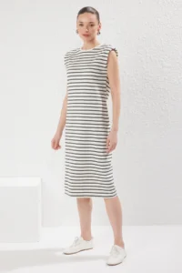 TRENDYOLMİLLA Gray Striped shift/Plain Kesim padded Midi Knitting Dress