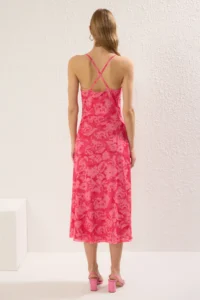 TRENDYOLMİLLA Pink Abstract Floral Off-Shoulder Neck slit A Line/Life Kesim Midi Knitting Dress - Image 4