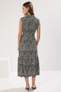 TRENDYOLMİLLA Black Geometric Printed Zero Sleeve V-neck Ruffled Skirt Midi Knitting Dress - Image 4