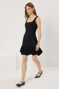 TRENDYOLMİLLA Black Plain pleated Mini Weaving Dress - Image 3