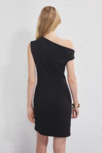 TRENDYOLMİLLA Black Bodycon Mini Weaving her dress - Image 4