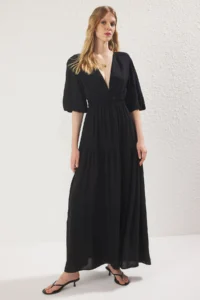 TRENDYOLMİLLA Black V-Neck Maxi Weaving Dress - Image 2