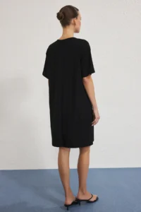 TRENDYOLMİLLA Black Soft ribbed shift/Plain Cut Mini Knitting Dress - Image 4
