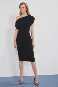 TRENDYOLMİLLA Black Midi Ruffle/Drape Detailed Knitting Dress