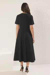 TRENDYOLMİLLA Black Skirt Opened at Waist Midi Weaving Dress - Image 4