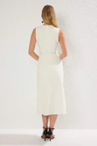 TRENDYOLMİLLA White Arched A Cut Piping and Button Detailed Lined Midi Weaving Dress - Image 4