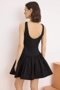 TRENDYOLMİLLA Black Plain Short / Mini  Weaving Dress - Image 4