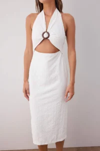 TRENDYOLMİLLA White Waist Dekolteli Accessory Detailed Maxi Lined Weaving Dress - Image 3