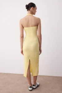 TRENDYOLMİLLA Yellow textured Halter neck bodycone/Fitting Flexible Maxi Knitting Dress - Image 4