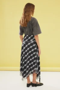 TRENDYOLMİLLA Black Plaid Patterned Tulle Lace Detailed Flexible  Skirt - Image 5