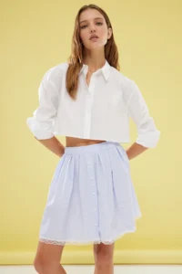 TRENDYOLMiLLA Mavi Front Button and Weaving Skirt End Lace Detailed pleated Mini Size Weaving Skirt - Image 3
