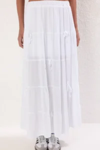 TRENDYOLMiLLA White Bow Detailed A -line with flywheel LONG Maxi Size Half Lined Viscose Weaving Skirt - Image 3