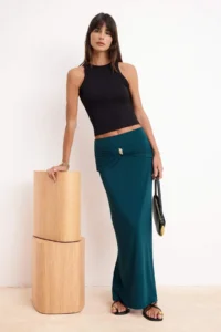 TRENDYOLMİLLA Emerald Green Gold Accessory Detailed Flexible Maxi Knitting Fish Skirt - Image 2