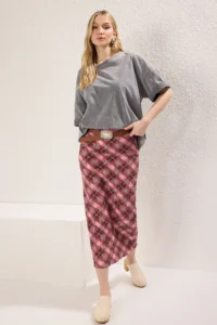 TRENDYOLMİLLA Multicolored textured Checkered Material Printed Maxi Flexible Knitting Skirt - Image 2
